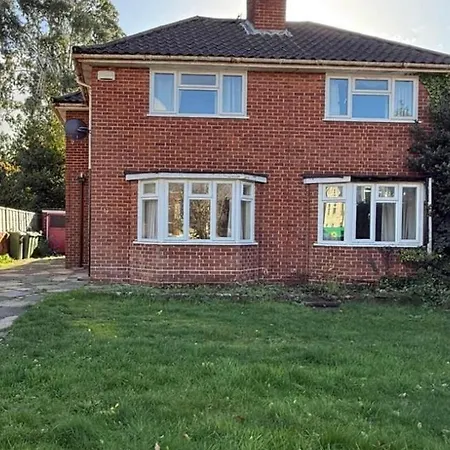 17 Howard Road. Southampton-3